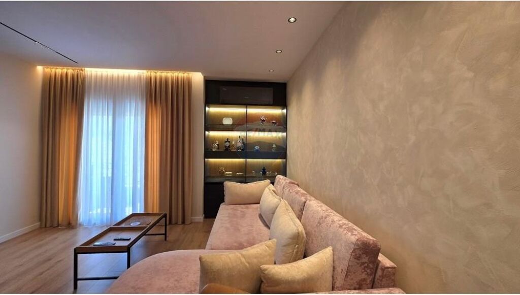 🌊 Apartament Premium 1+1 për Shitje – Rruga e Portit, Vlorë