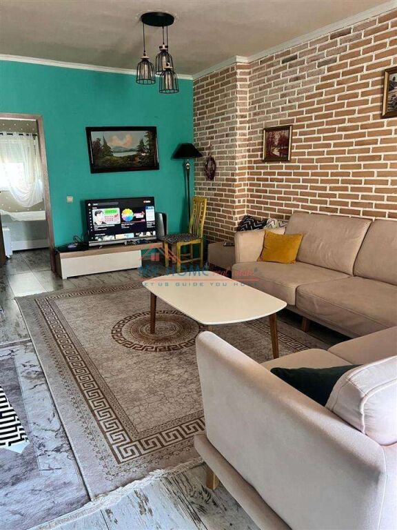 Apartament 2+1 me qira tek Komuna e Parisit