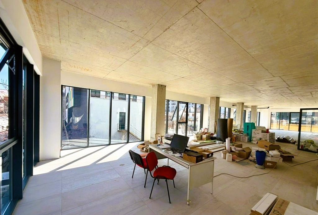 AMBIENT 250 METRA OPEN SPACE BUZE RRUGES BARRIKADAVE PER QIRA!