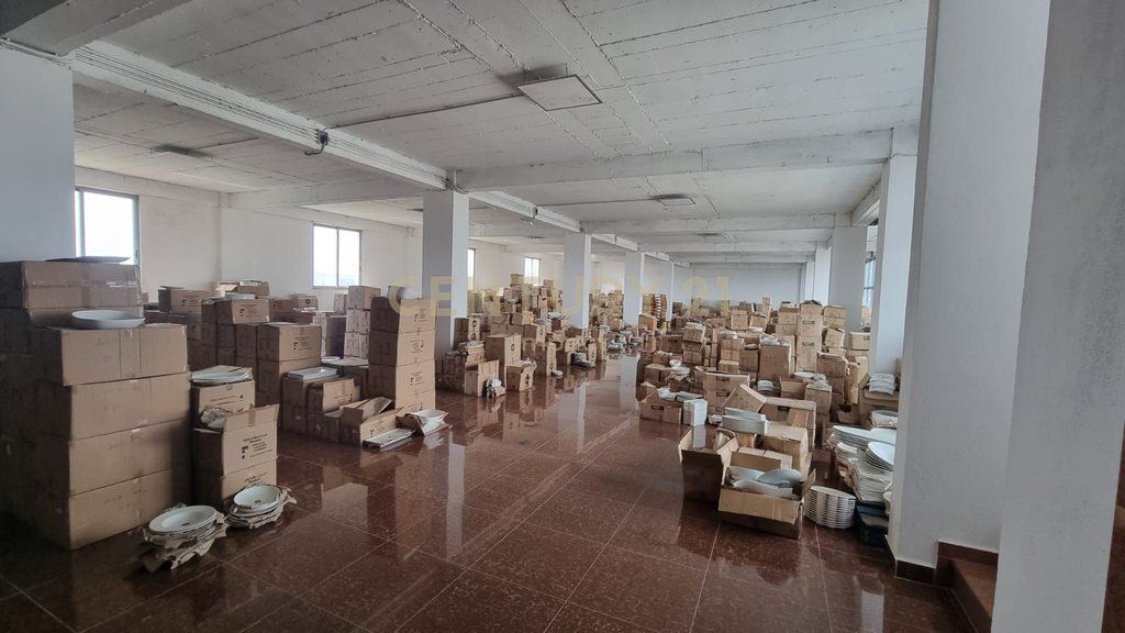 Hapësirë multifunksionale Me Qira në Kamez Qender, Tiranë - 20.000€!