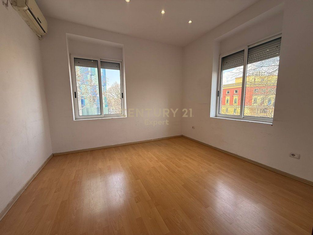 FOR RENT 3+1 APARTMENT FOR OFFICE NEAR TAIWAN!