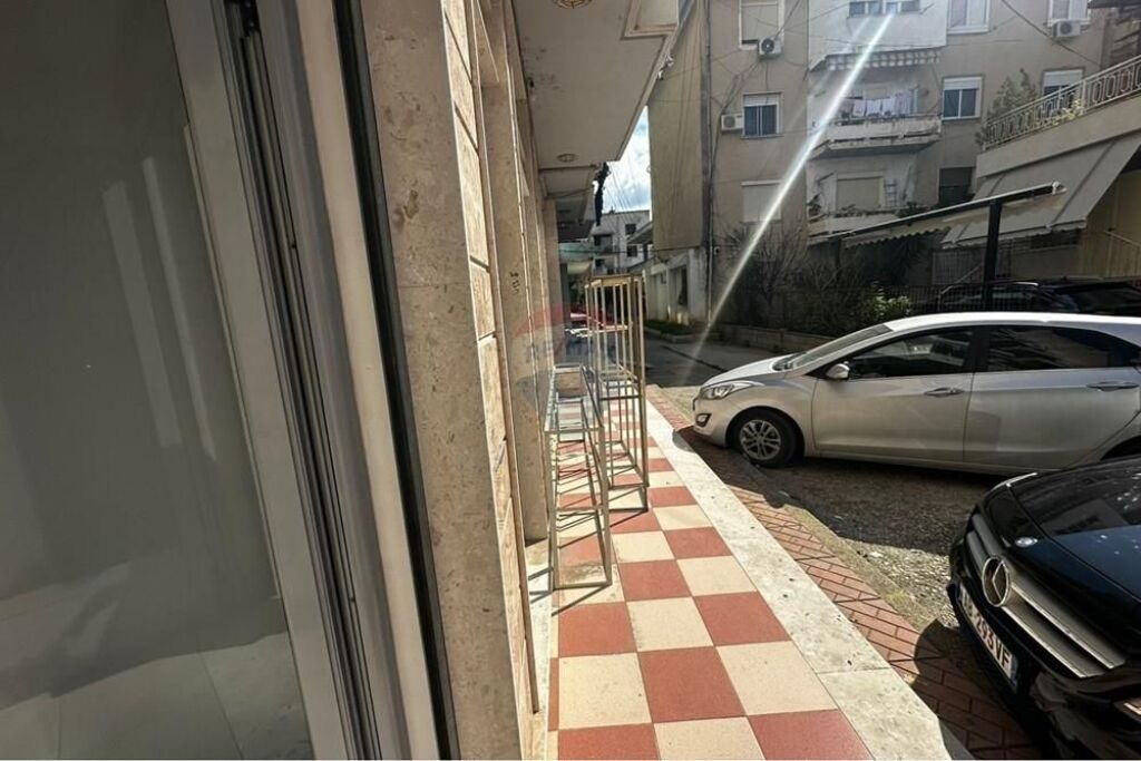 🏢 Shop for Sale – Troy Fortress, Vlora