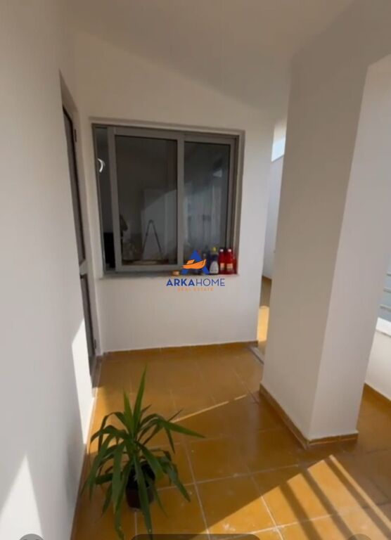VENDESI APPARTAMENTO 2+1+VERANDA "RRUGA E THESARIT PRANE SHKOLLES 17" 14.700.000 LEKE