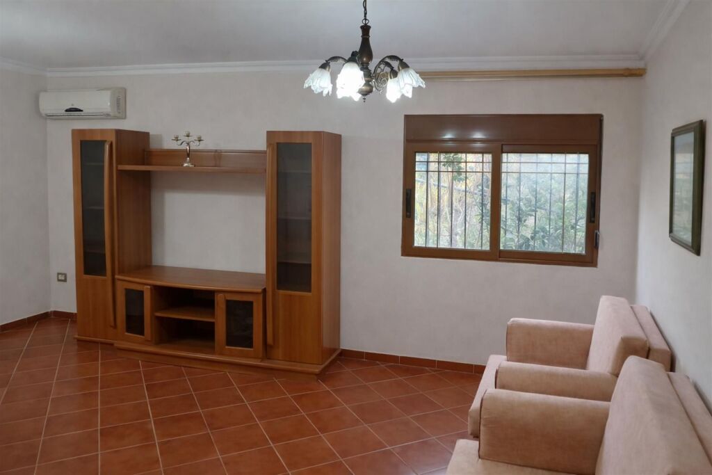 Private house with yard Vlore