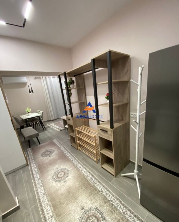 JEPET APARTAMENT ME QERA 1+1 "RRUGA QAMIJ GURRANJAKU" 850 EURO