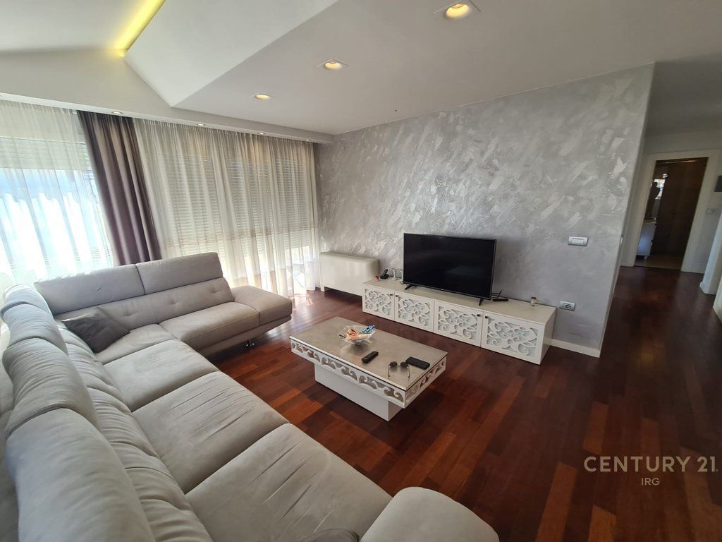 Appartamento 2+1+2 in vendita in Via Kavaja