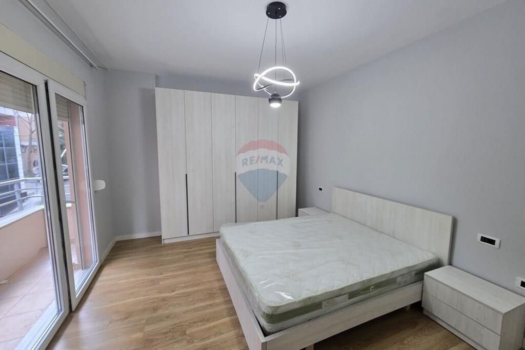 Apartament 2+1 me qera tek Eleonora