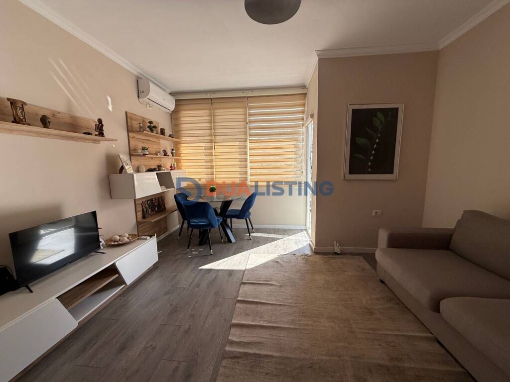 Japim me qira apartament 1+1 te Garda ne zonen e Bllokut