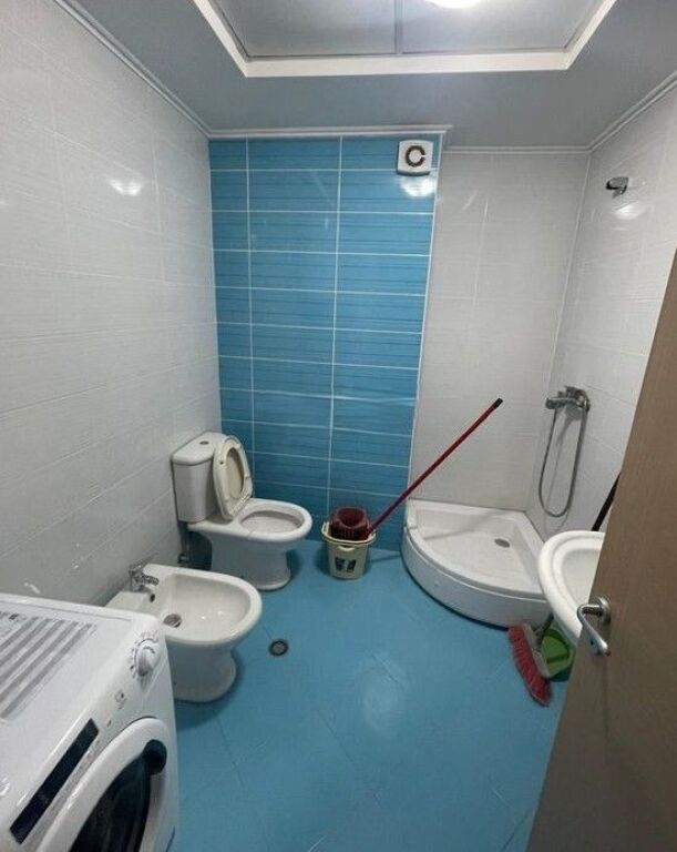 Apartament 1+1 me Qira, Rruga 5 Maji, Concord Center
