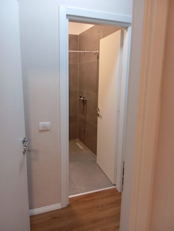 For rent Apartment 2+1+2, 5 Maj street near Concord Center (Inerti Complex) 600 thousand lek  