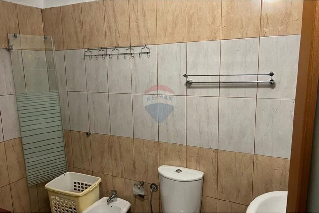 🏡 Appartamento 2+1 con Ampia Veranda in Vendita – Via del Porto, Vlora