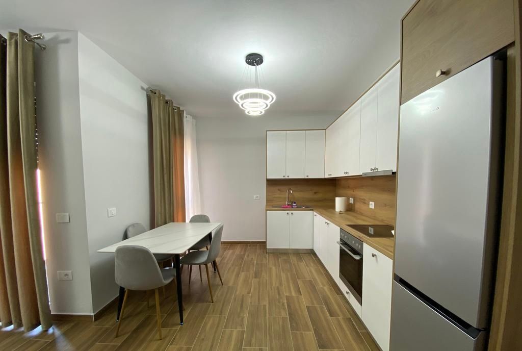 ISH PROFARMA XHAMLLIK JAPIM ME QIRA APARTAMENT 2+1+2