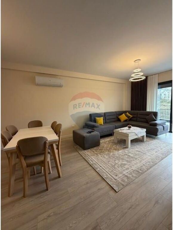 Ofrohet me qira apartament (2+1+2) plus postparkim