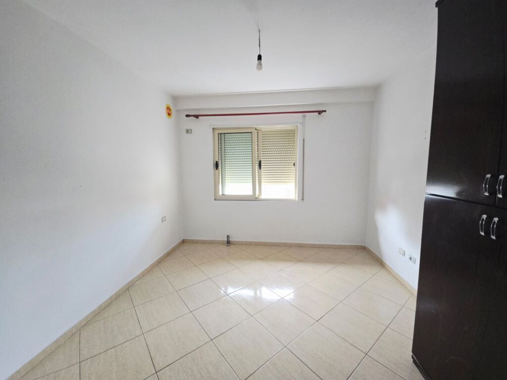 JEPET ME QERA APARTAMENT 1+1, PALLATET E REJA TEK UNIVERSITETI