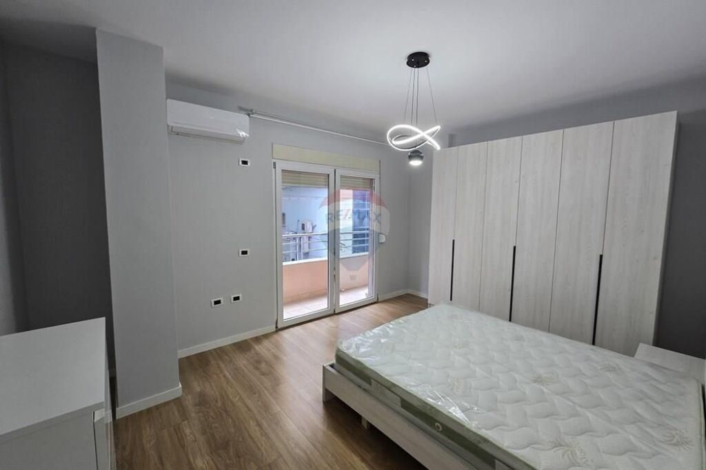 Apartament 2+1 me qera tek Eleonora