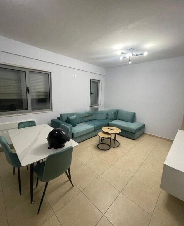Apartament 1+1 me Qira, Rruga 5 Maji, Concord Center