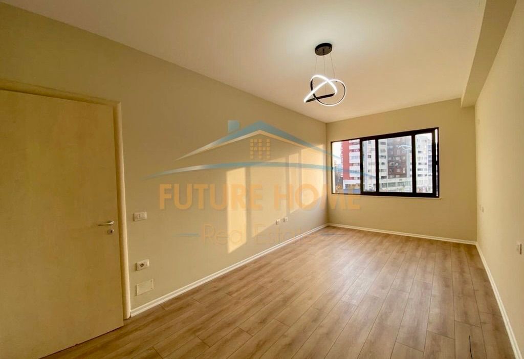📍 Nuovo Anello, Viale Migjeni – Vendesi 2+1 con Atto di Proprietà & Facciata Ventilata! 🏠