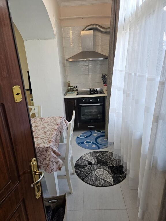 📍Shitet apartament 2+1, totalisht i mobiluar, Rruga e Elbasanit
