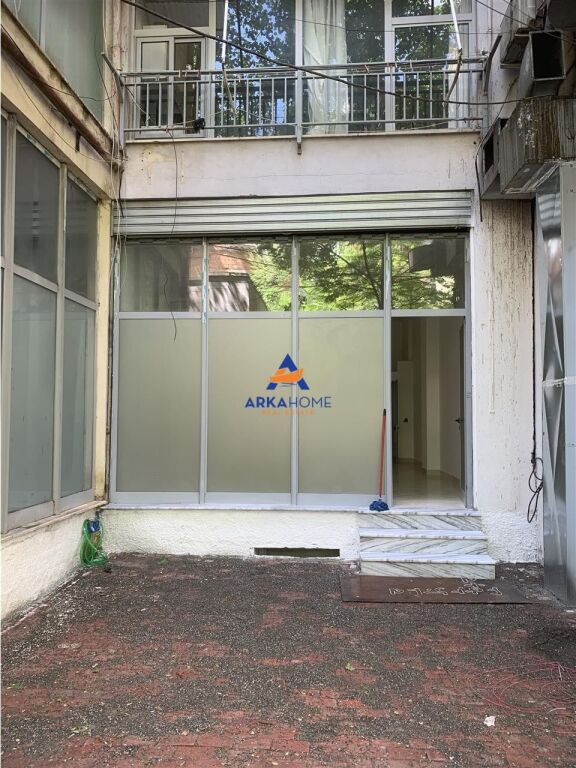 NEGOZIO IN VENDITA "VIA ISLAM ALLA" 145 EURO