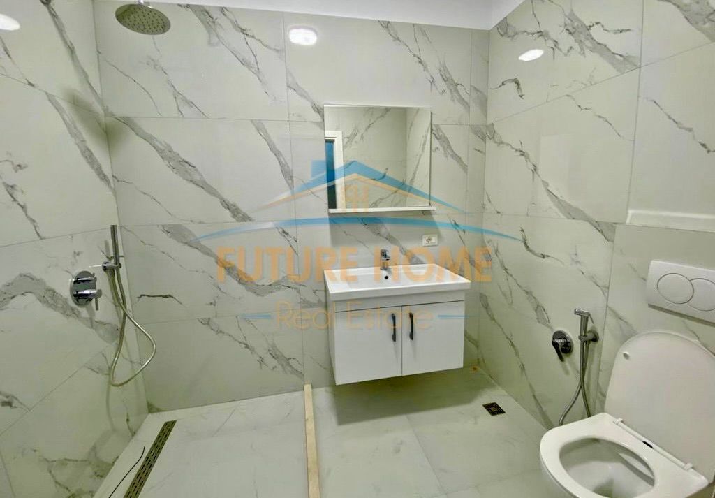 📍 Nuovo Anello, Viale Migjeni – Vendesi 2+1 con Atto di Proprietà & Facciata Ventilata! 🏠