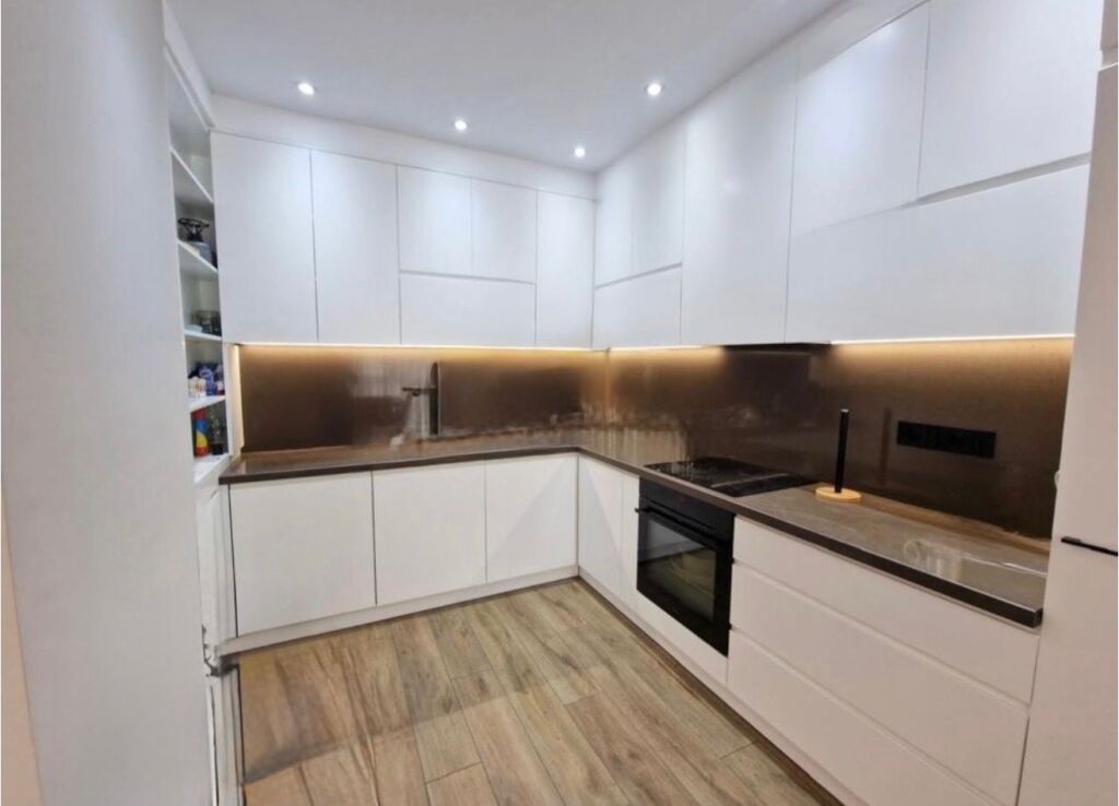 Super Apartment 3+1 +2 +3 Parking Spaces for Rent – Aviation Field