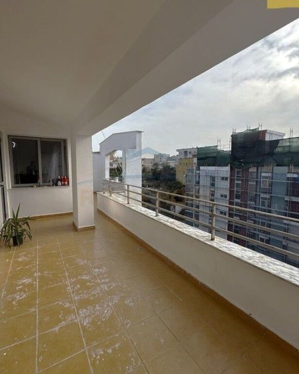 Shitet, Apartament 2+1, Rruga Thesarit, Fresk
