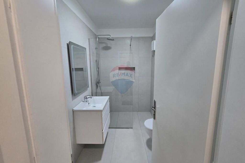 Apartament 2+1 me qera tek Eleonora