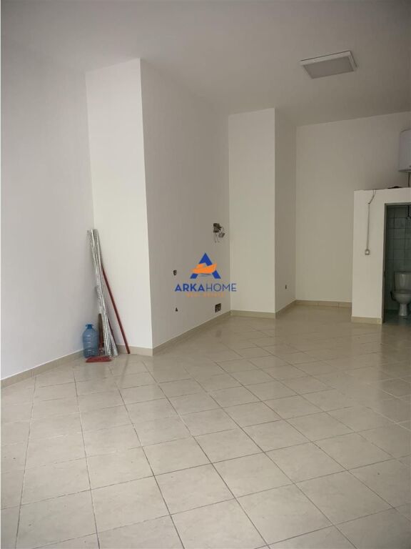NEGOZIO IN VENDITA "VIA ISLAM ALLA" 145 EURO