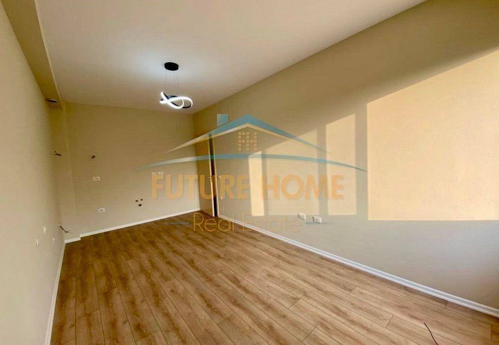 📍 Nuovo Anello, Viale Migjeni – Vendesi 2+1 con Atto di Proprietà & Facciata Ventilata! 🏠