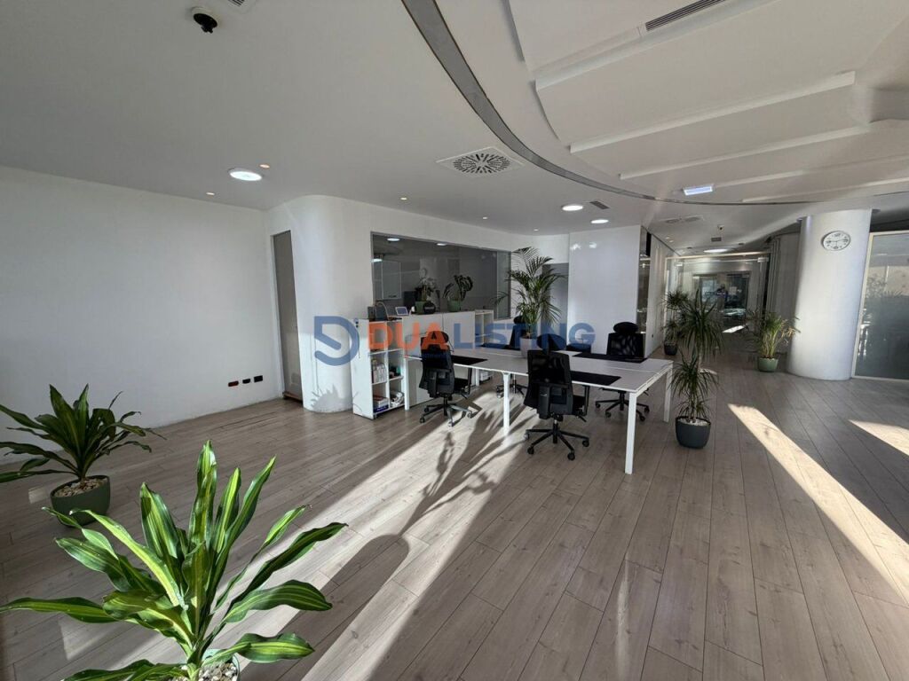Locale per ufficio in affitto 📍Air Albania