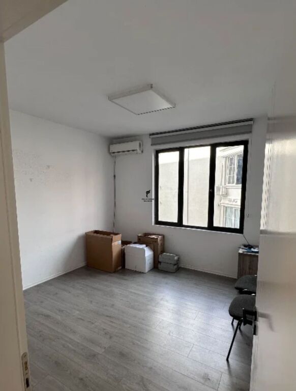 UFFICIO IN AFFITTO 112 M2 VASIL SHANTO 120.000 LEKE FH-58452