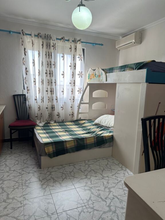 Apartament 2+1 me qera ne Allias tek Katrori