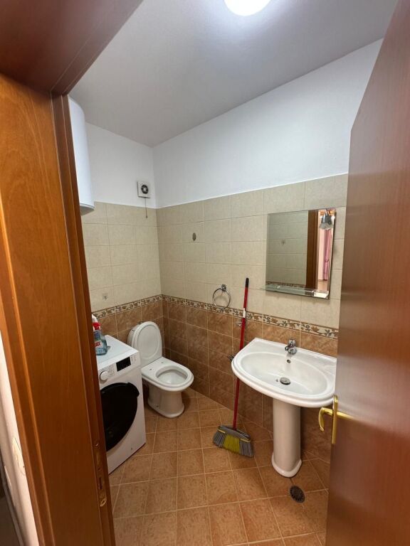 🏢 Shitet Apartament 2+1+2  📍 Adresa: Don Bosko💰 Çmimi: 220,000 €