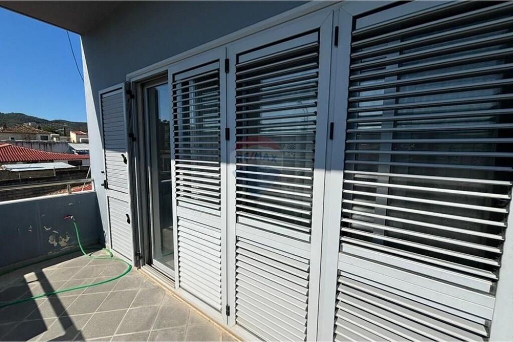 🏡 Villa su 3 Piani in Vendita – Llakatund, Vlora