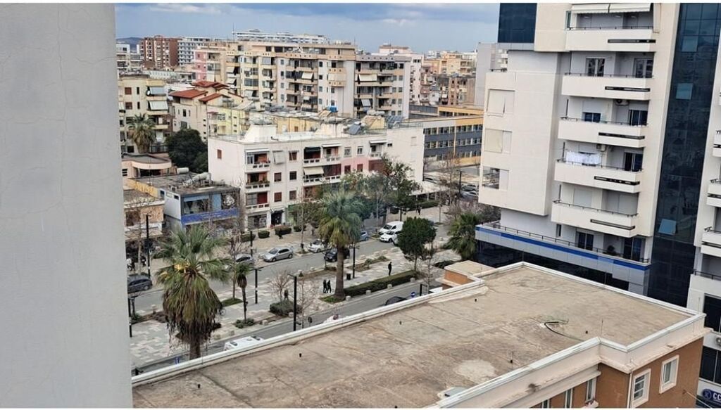 🏠 Apartament 1+1 për Shitje – Blv. Ismail Qemali, Vlorë
