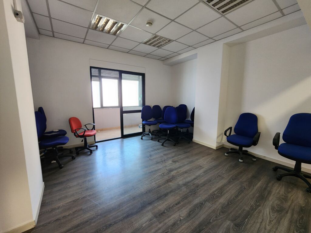 Supreme Office – Spazio Ideale per Uffici 📍 Di fronte a Delijorgji – Via Kavaja | 420 m² | 3° Piano | Edificio Nuovo