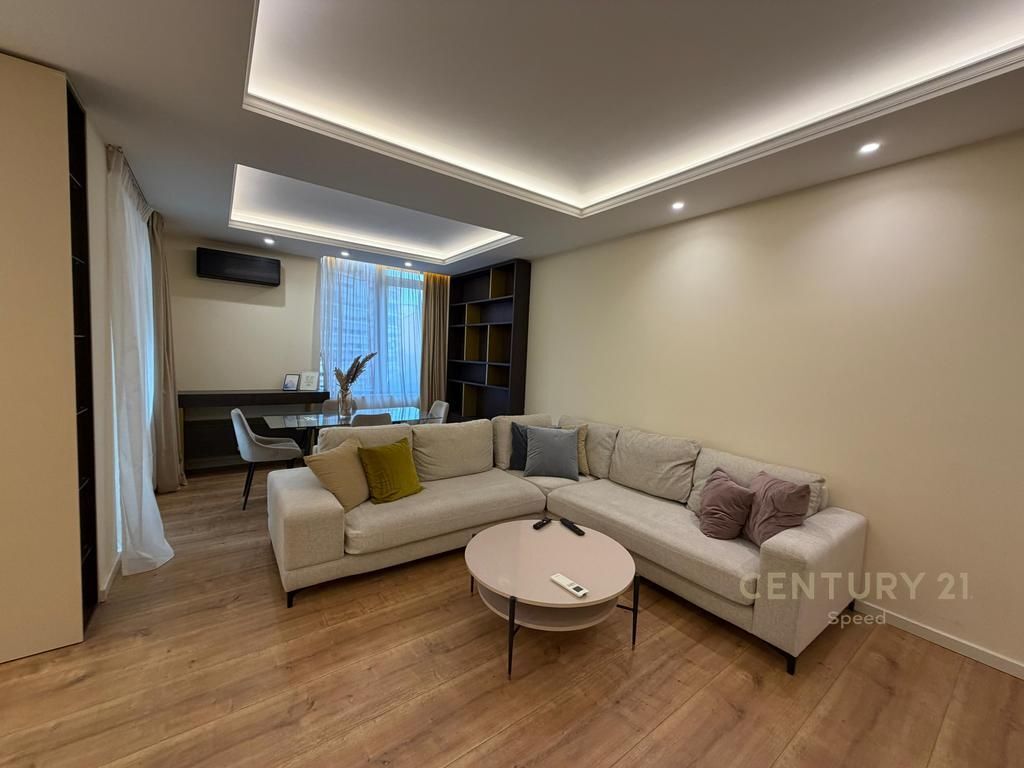 JEPET ME QIRA APARTAMENT 2+1+2 NE QENDER