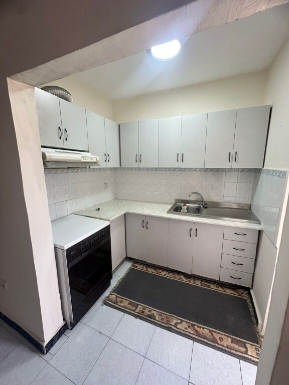 Apartament 2+1 me qera ne Allias tek Katrori