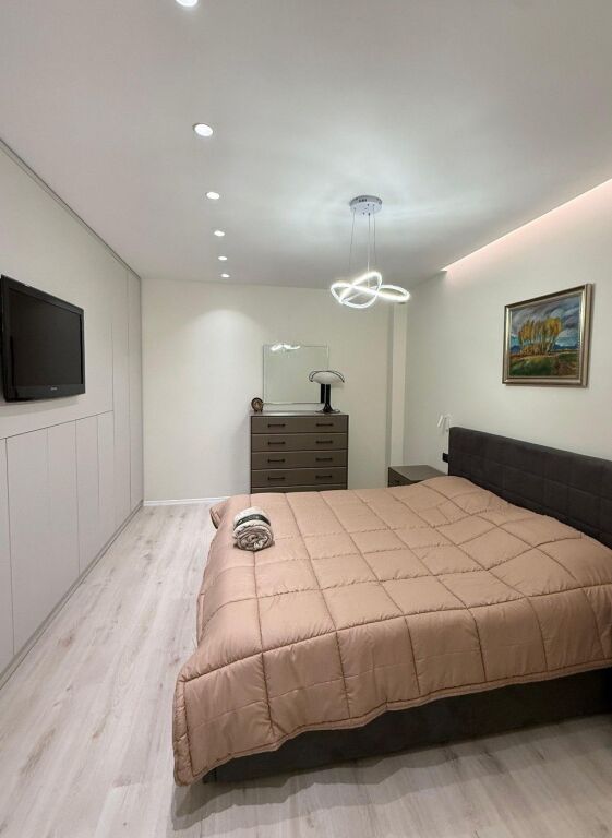 🏡 Apartment 1+1 for Rent – High School Area (near RTSH)