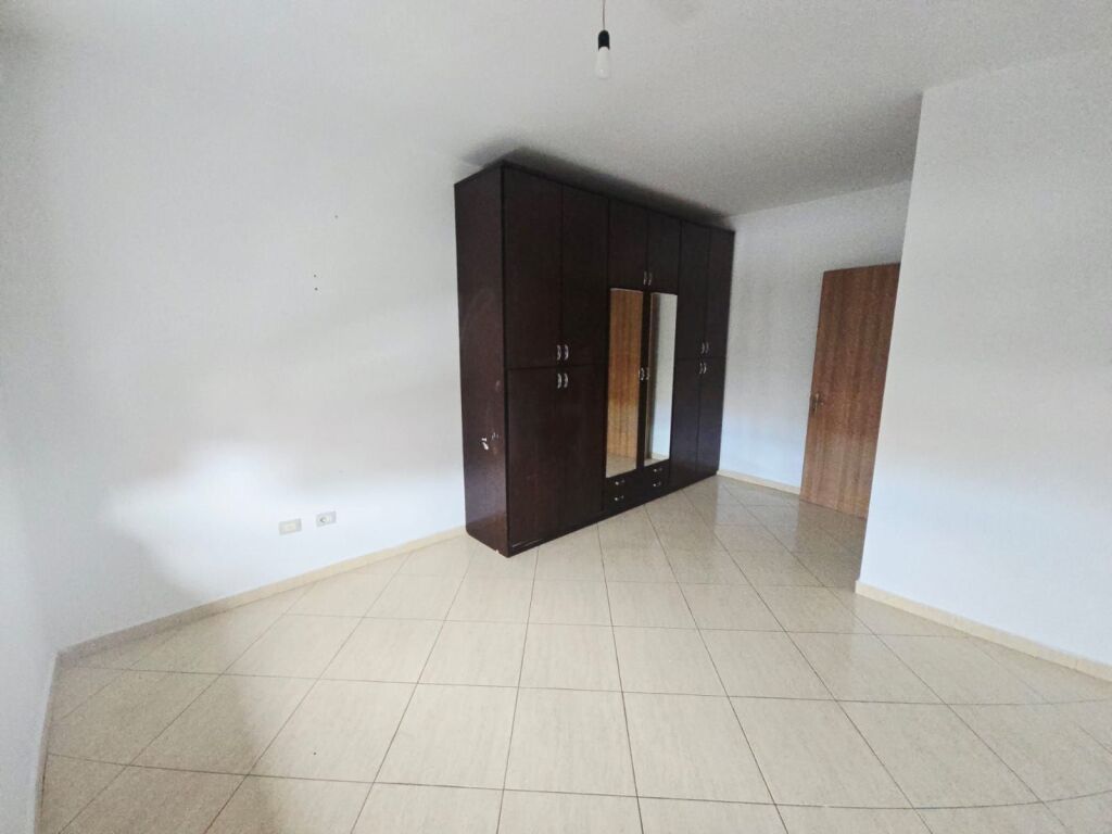 JEPET ME QERA APARTAMENT 1+1, PALLATET E REJA TEK UNIVERSITETI