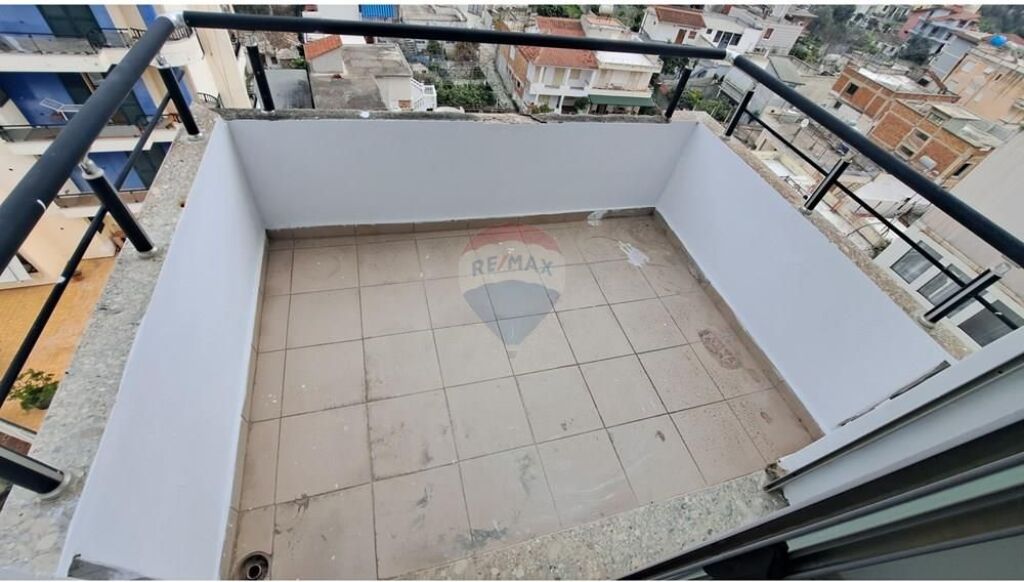 🏠 Apartament 1+1 për Shitje – Blv. Ismail Qemali, Vlorë