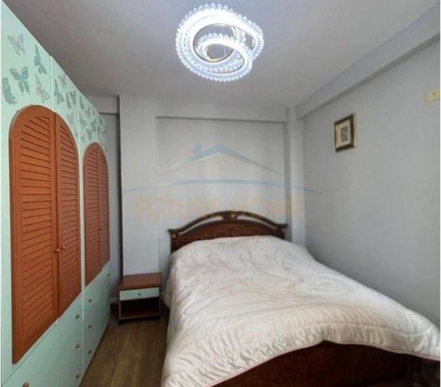 Shitet, Apartament 1+1, Rruga Dalip Topi, Fresku