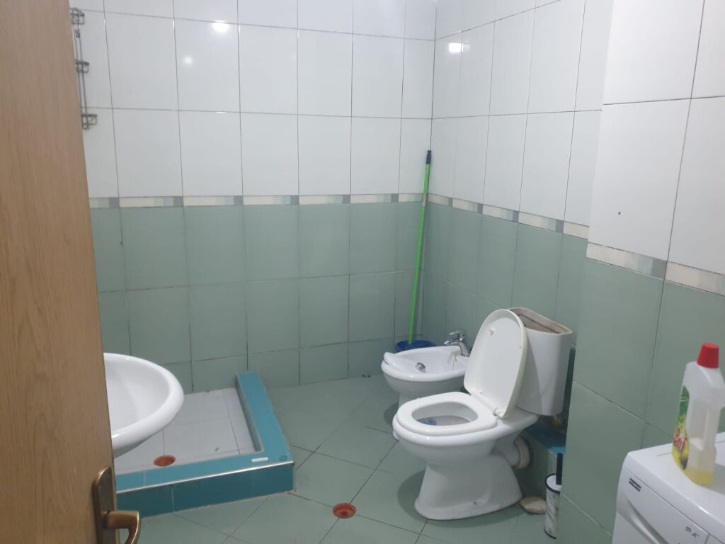 In affitto Appartamento 2+1, Don Bosko vicino a Dental Turk (di fronte al Centro Don Bosko) 420 mila lek