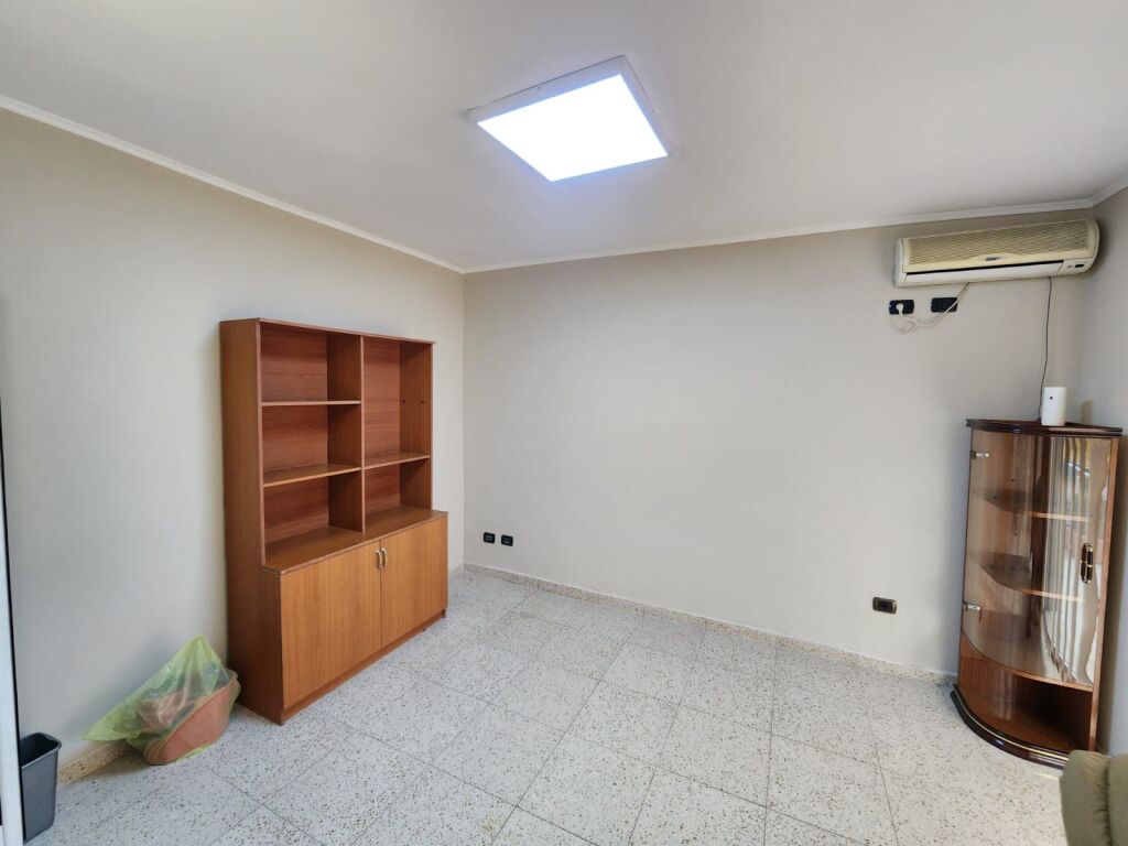 📍 Jepet dyqan me qera pranë Gjykatës së Durrësit