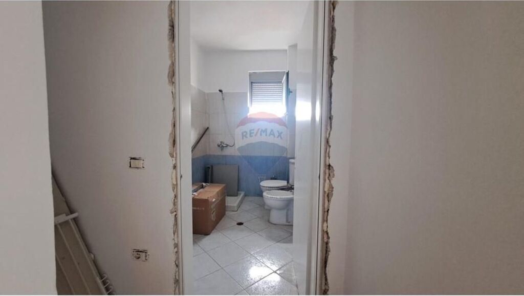🏠 Apartament 1+1 për Shitje – Blv. Ismail Qemali, Vlorë