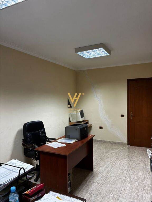 SHITET AMBIENT BIZNESI 25 M2 TE 21 DHJETORI 75.000 EURO