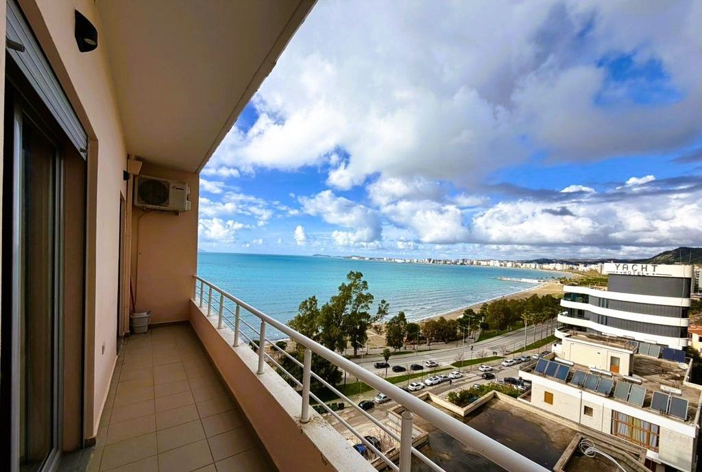 APPARTAMENTO 2+1 IN VENDITA A VLORE, PRIMA FILA SUL MARE!