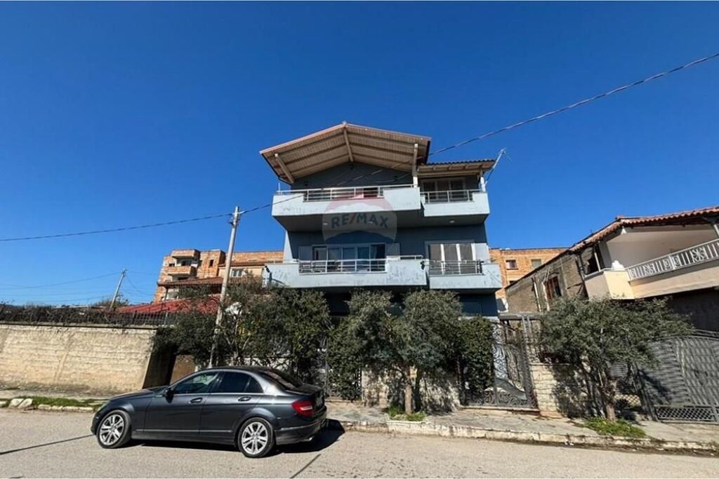 🏡 Villa su 3 Piani in Vendita – Llakatund, Vlora