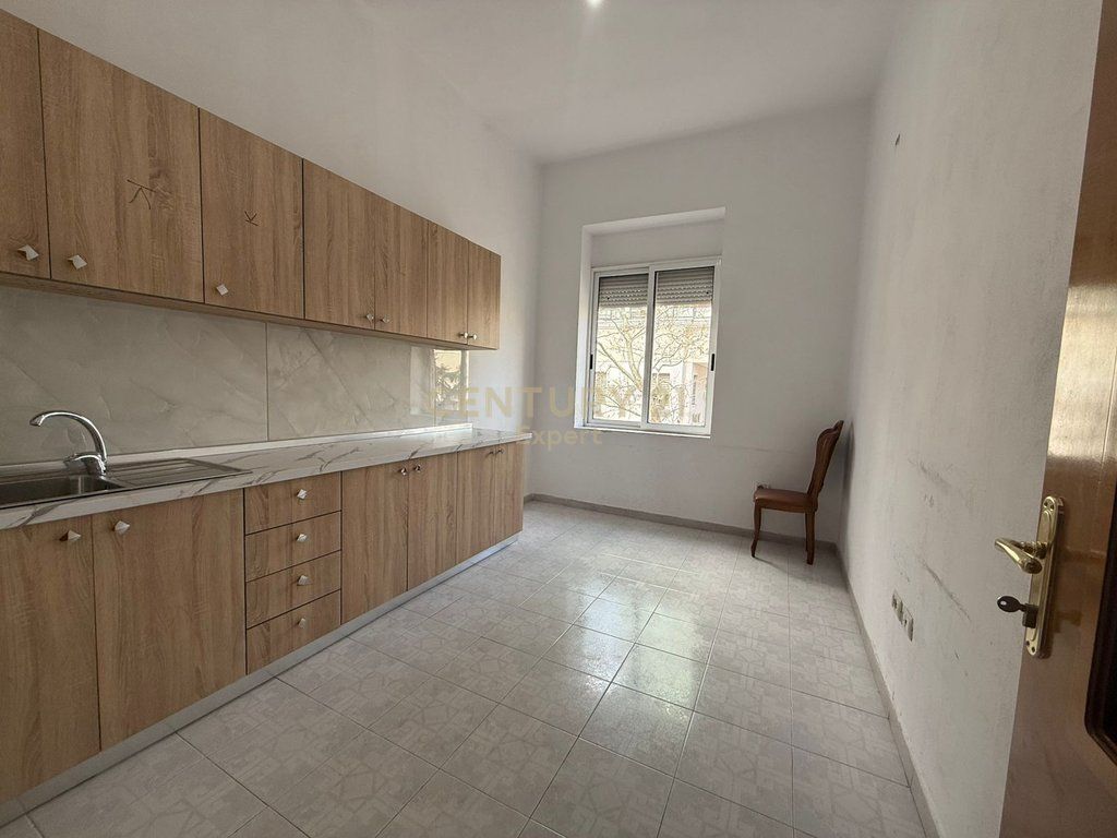 FOR RENT 3+1 APARTMENT FOR OFFICE NEAR TAIWAN!