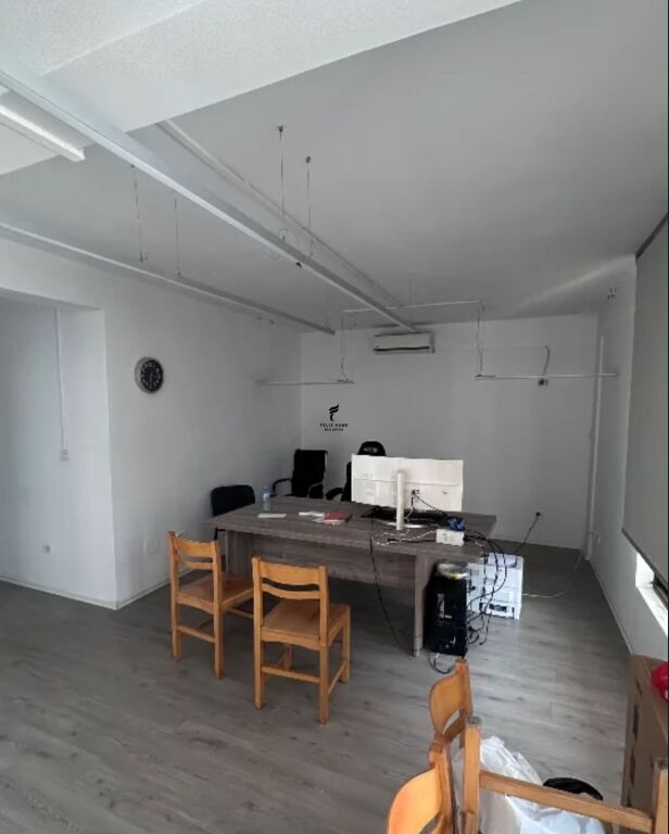 UFFICIO IN AFFITTO 112 M2 VASIL SHANTO 120.000 LEKE FH-58452